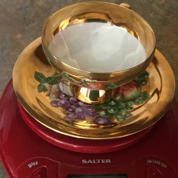 GORGEOUS 💛VINTAGE 🍎🍇☕️ TEA CUP AND SAUCER🍎🍇FINAL NO OFFERS - Picture 4 of 13